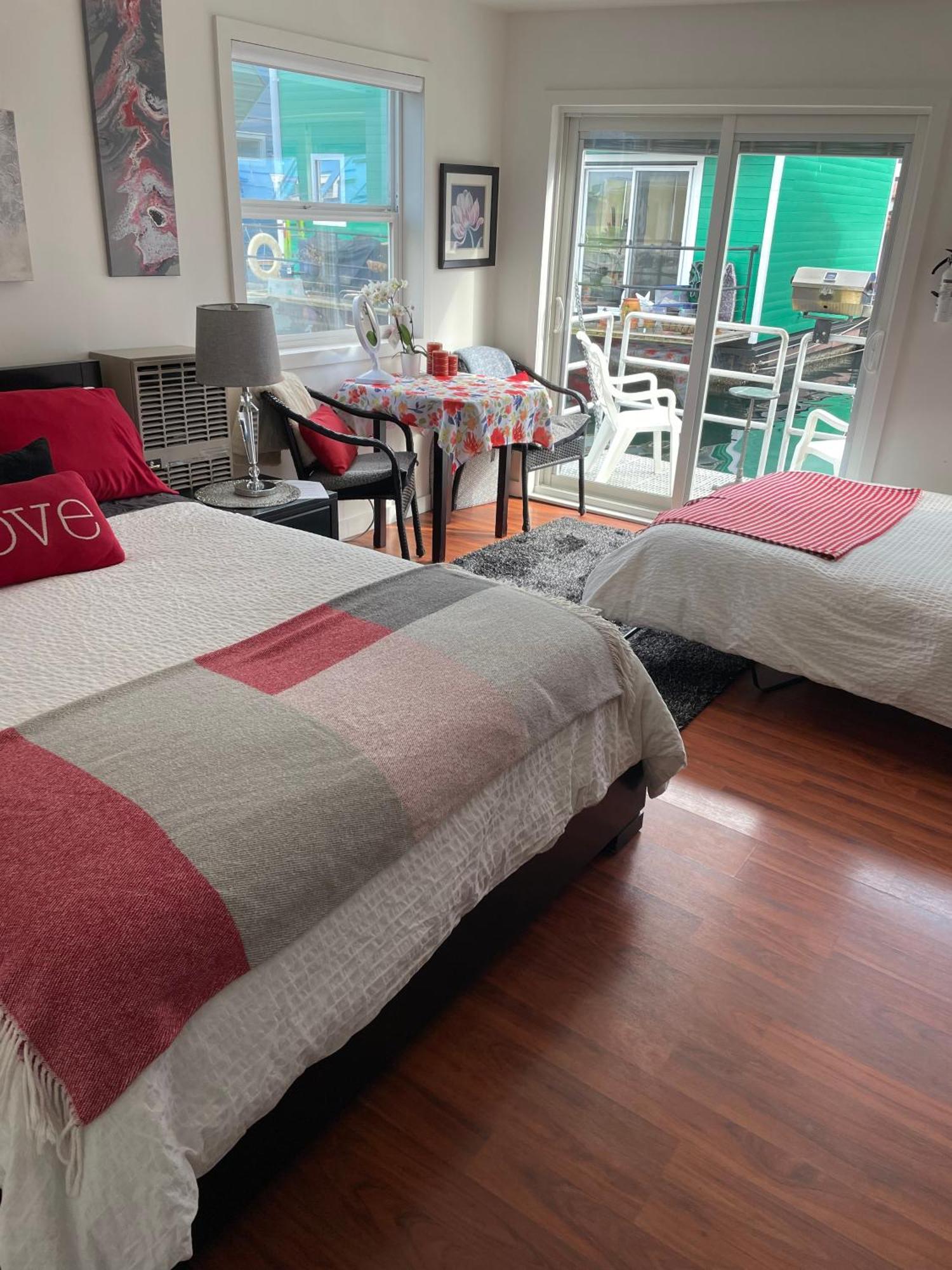 A Float Home B&B In Fisherman'S Wharf Victoria Buitenkant foto