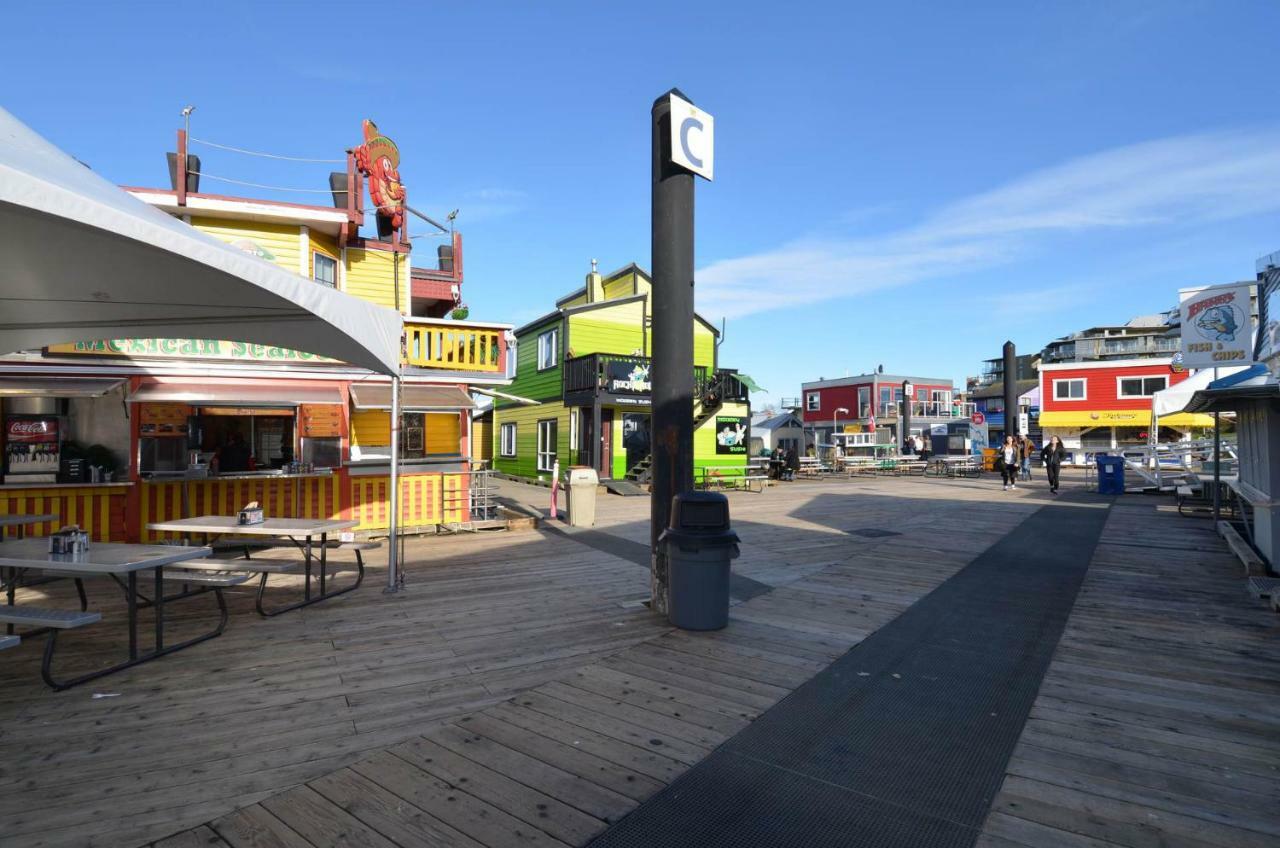 A Float Home B&B In Fisherman'S Wharf Victoria Buitenkant foto